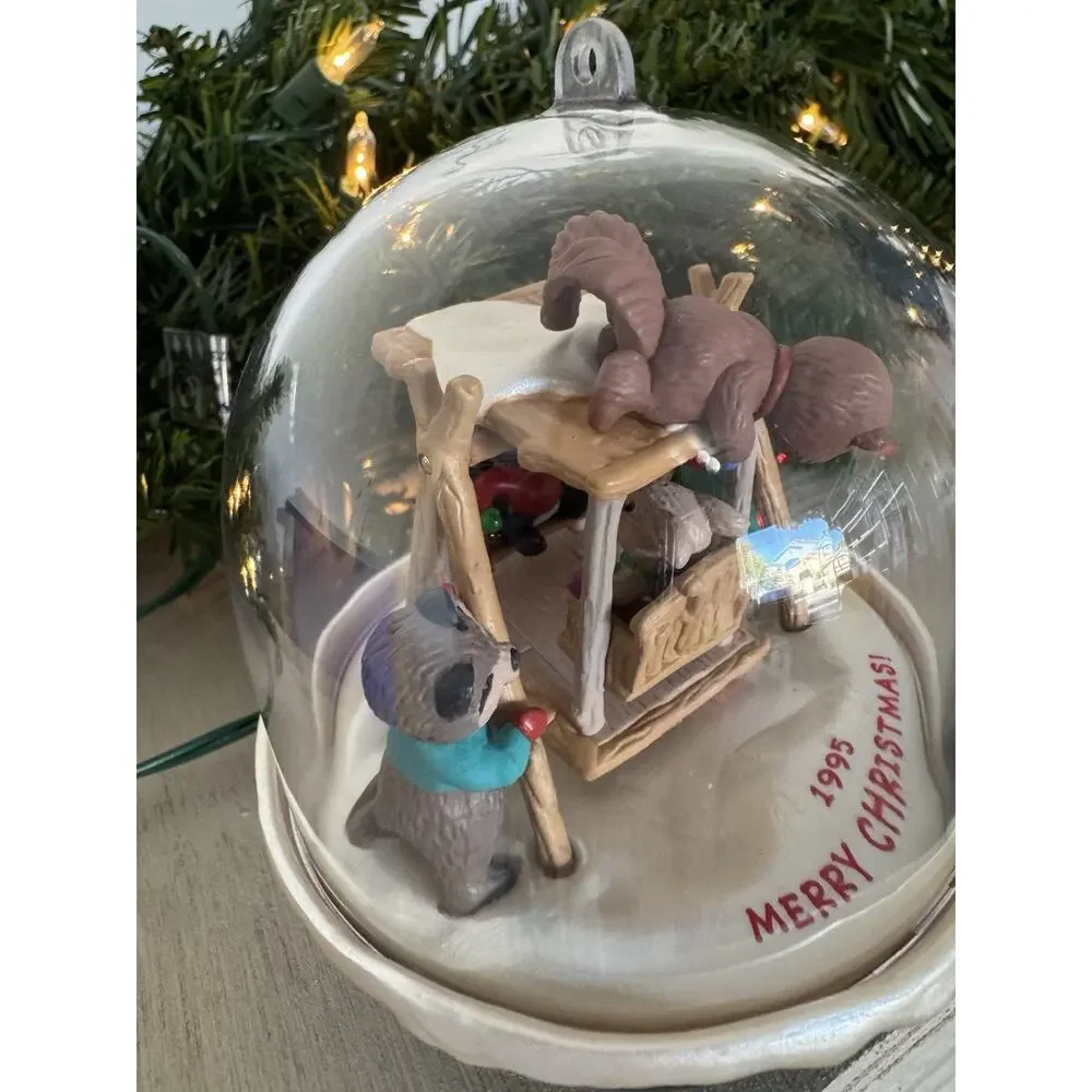 1995 Hallmark FORREST FROLICS Magic Light & Motion Christmas Ornament Works!